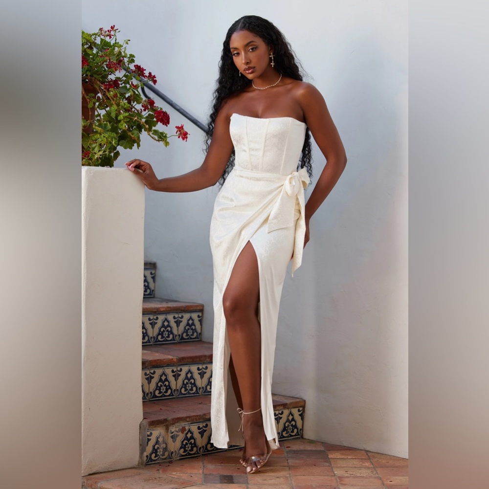 COPY - V.Chapman The June Dress in White Mini Floral Brocade